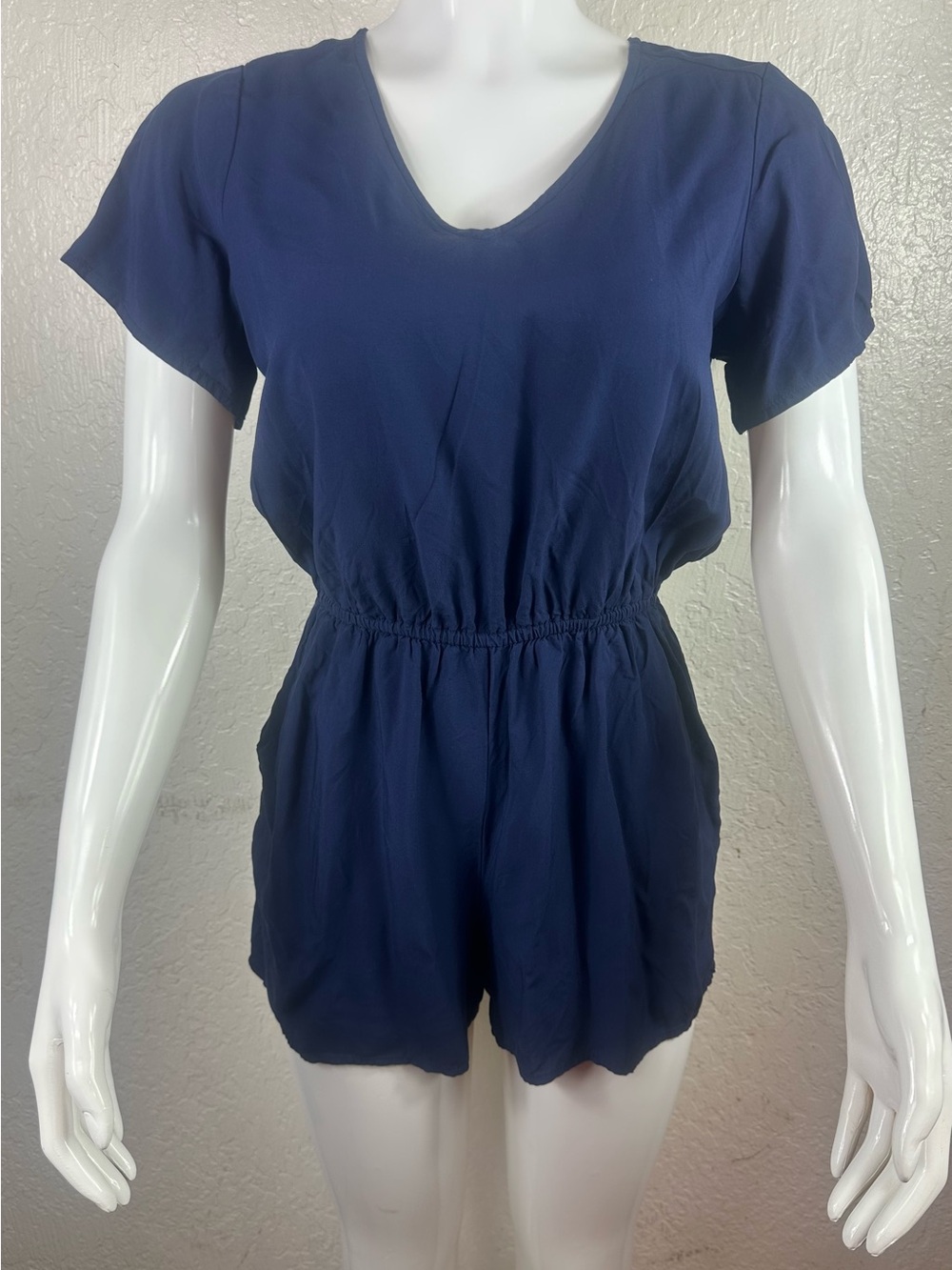 Old Navy Women’s Blue Romper Short Sleeve Elastic Waist Size Small Rayon